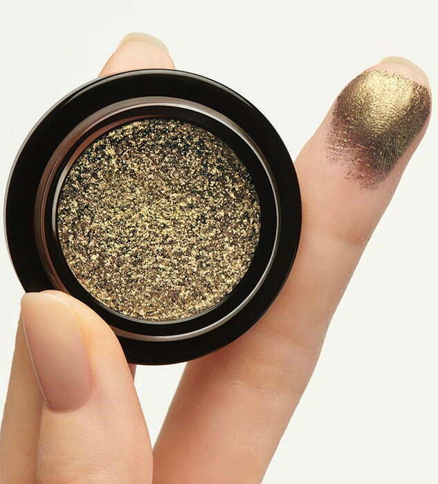 Victoria Beckham Beauty Lid Lustre in Velvet Victoria Beckham Beauty Lid Lustre in Velvet