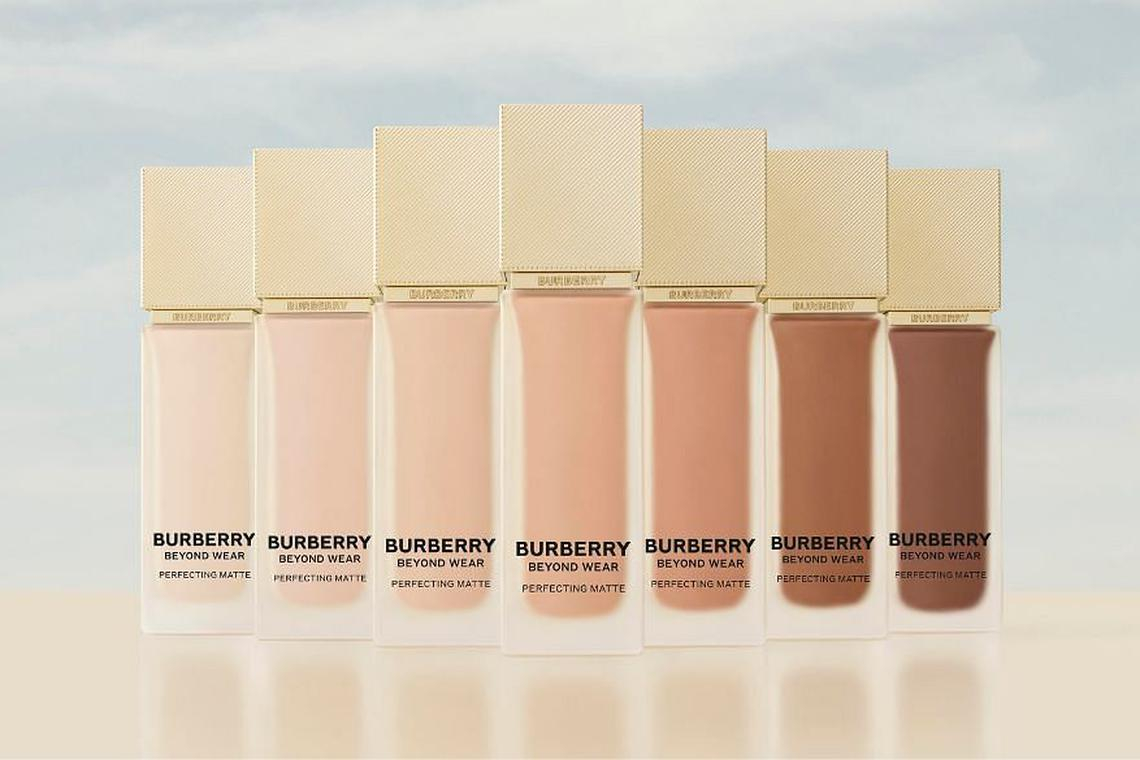 Burberry Beyond Wear Perfecting Matte Foundation Burberry Beyond Wear Perfecting Matte Foundation