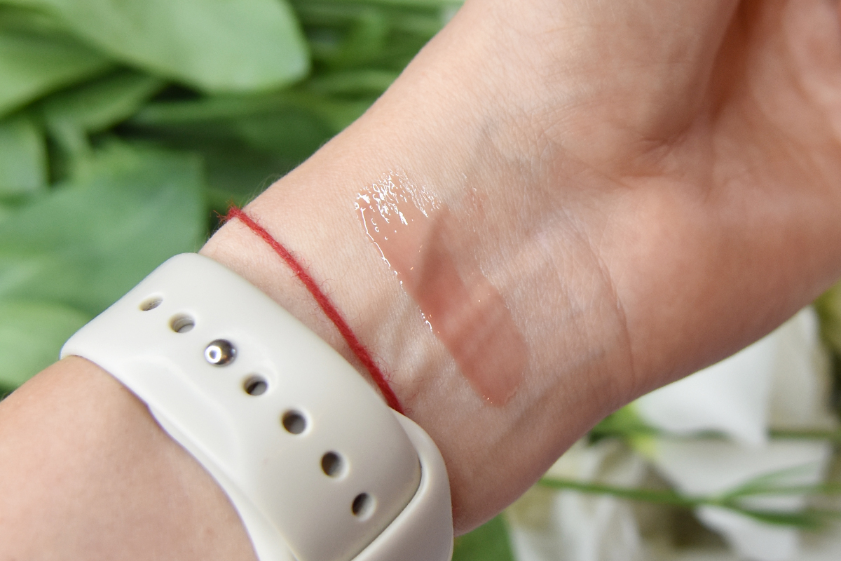 Saie Glossybounce High-Shine Hydrating Lip Gloss Oil in Dip