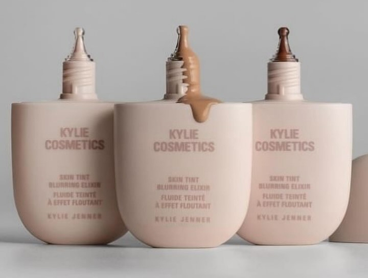 Kylie Cosmetics Skin Tint Blurring Elixir Kylie Cosmetics Skin Tint Blurring Elixir
