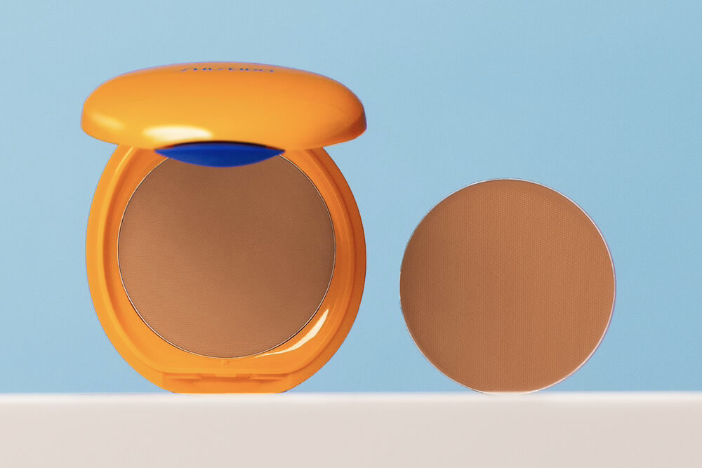 SHISEIDO Compact Bronzing Foundation SPF10 SHISEIDO Compact Bronzing Foundation SPF10