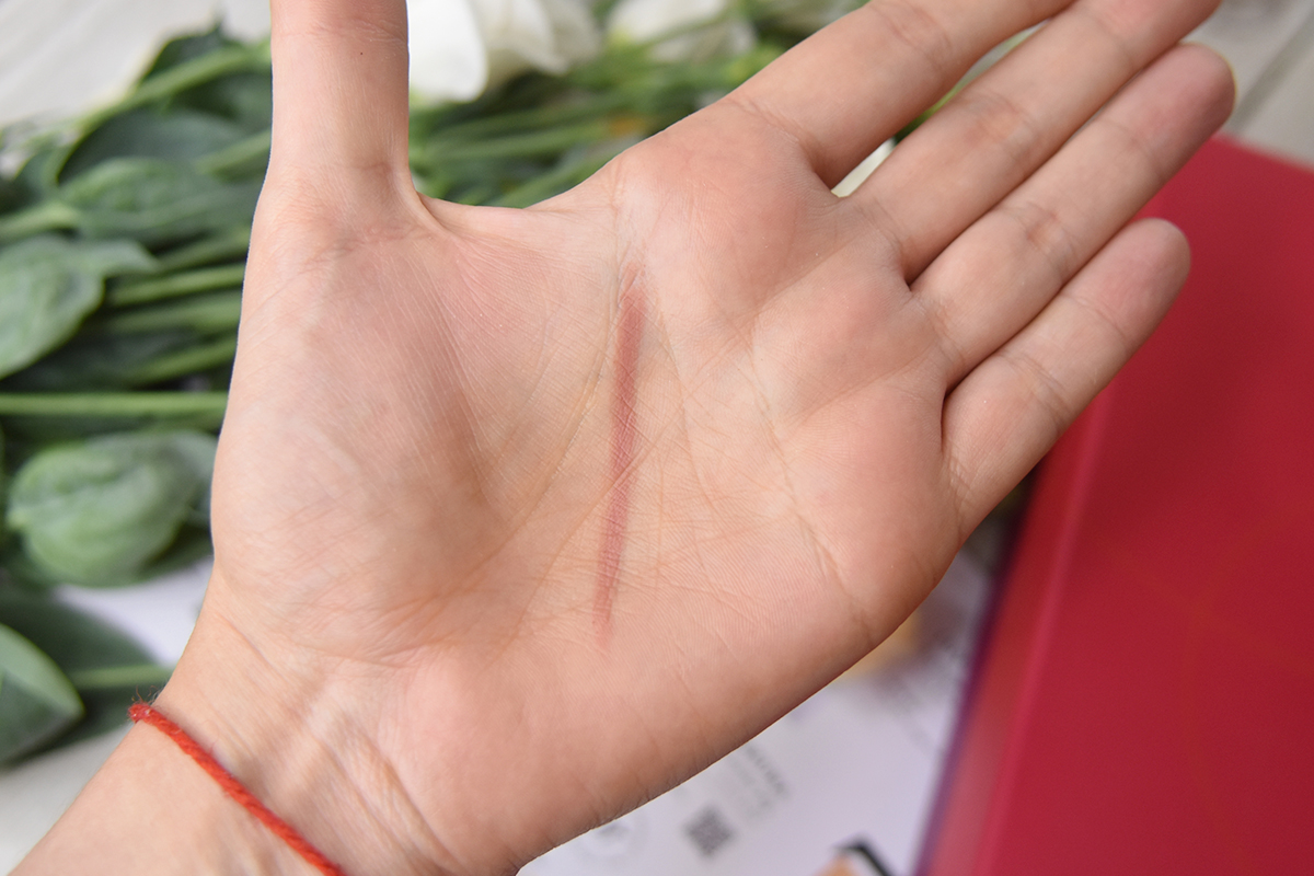 Delilah Lip Liner with in-built Sharpener Delilah Lip Liner with in-built Sharpener