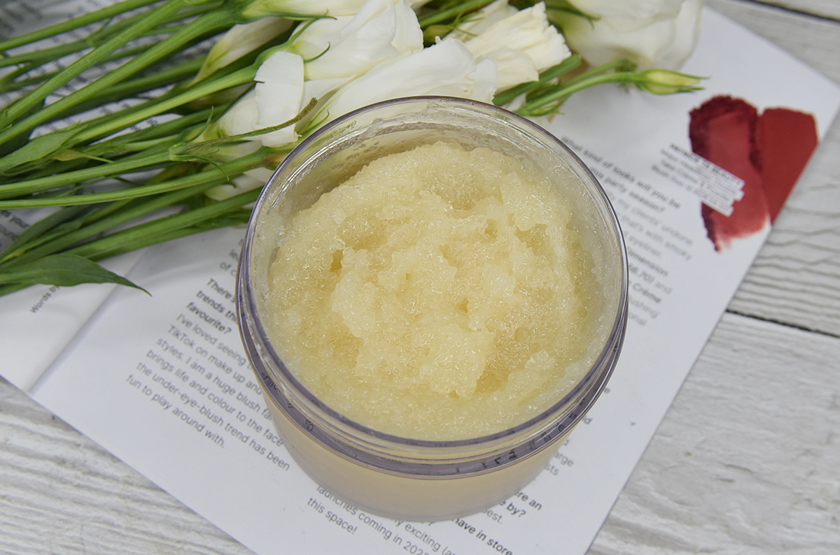 OUAI Scalp Body Scrub Review OUAI Scalp Body Scrub Review