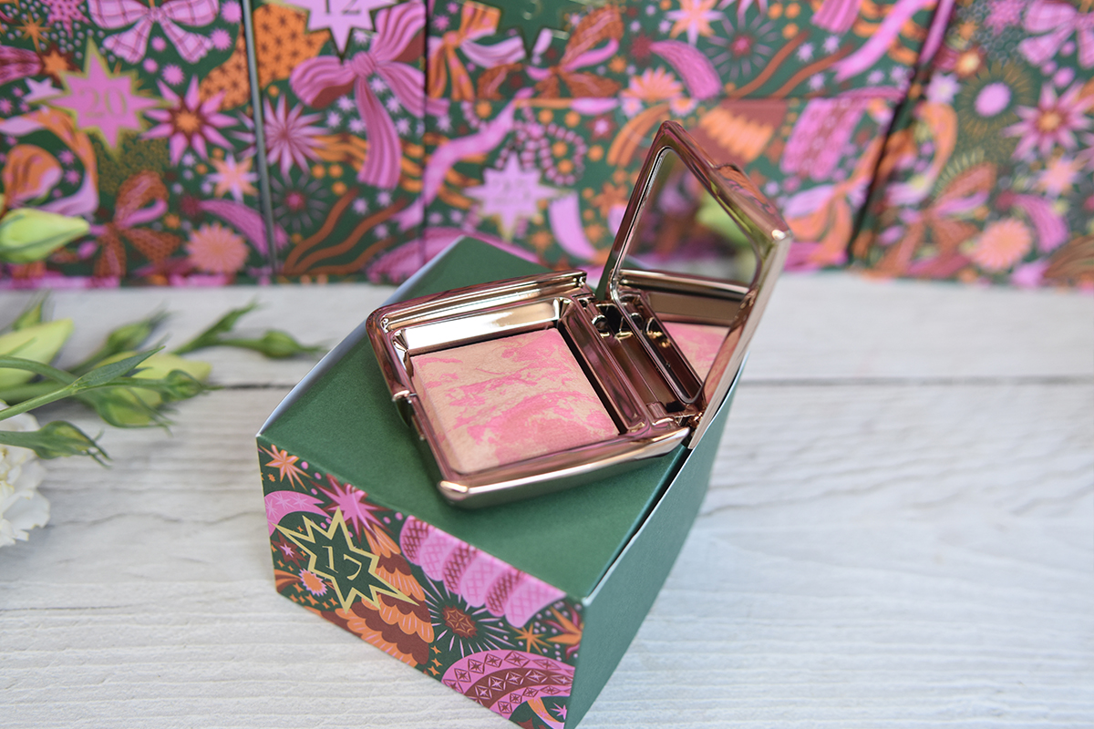 Hourglass Ambient Lighting Blush Hourglass Ambient Lighting Blush
