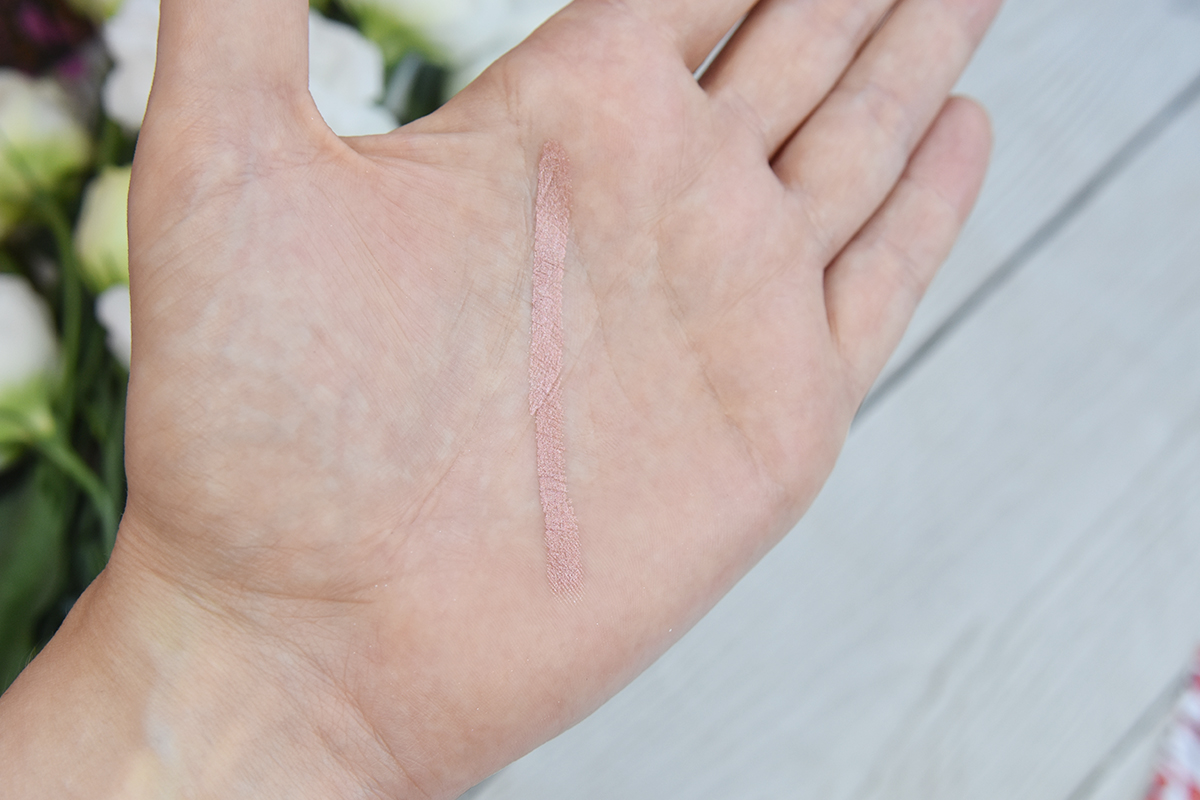 Charlotte Tilbury Colour Chameleon in Pillow Talk Charlotte Tilbury Colour Chameleon in Pillow Talk