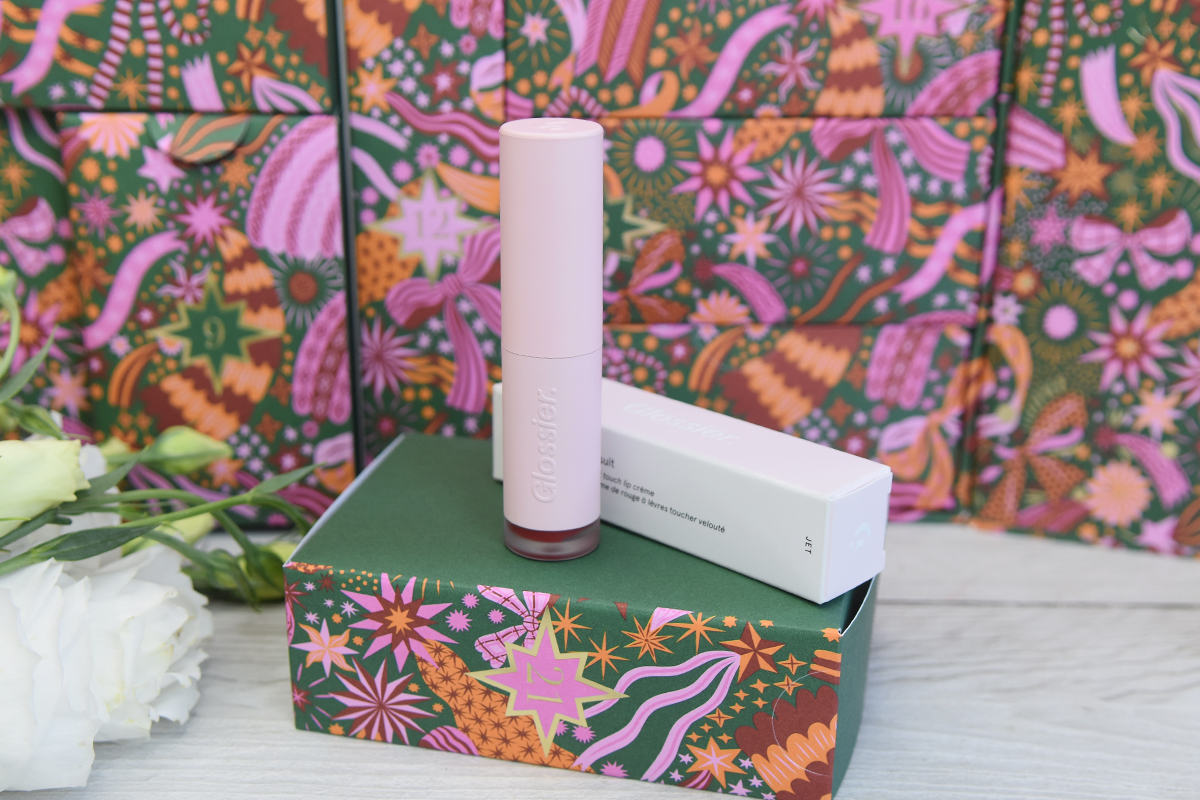 Glossier G Suit Soft Touch Matte Liquid Lip Crème in Jet Glossier G Suit Soft Touch Matte Liquid Lip Crème in Jet