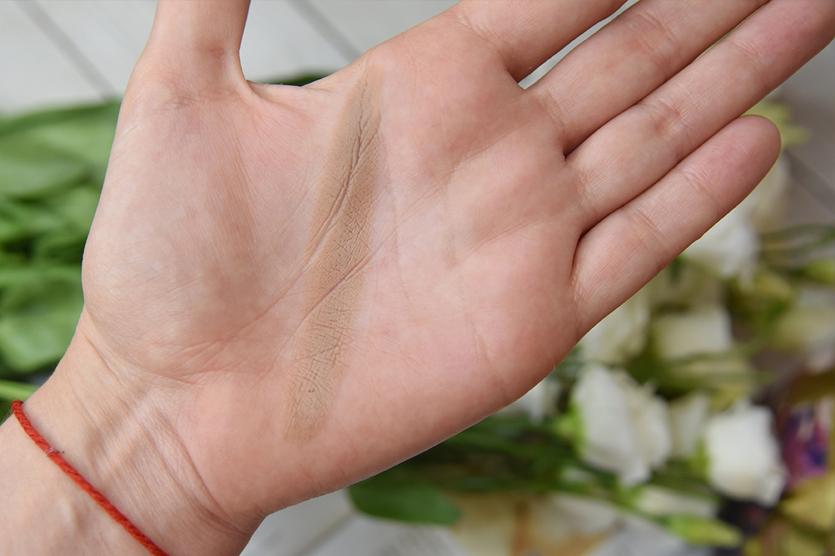 Fenty Beauty Match Stix in 01 AMBER Fenty Beauty Match Stix in 01 AMBER