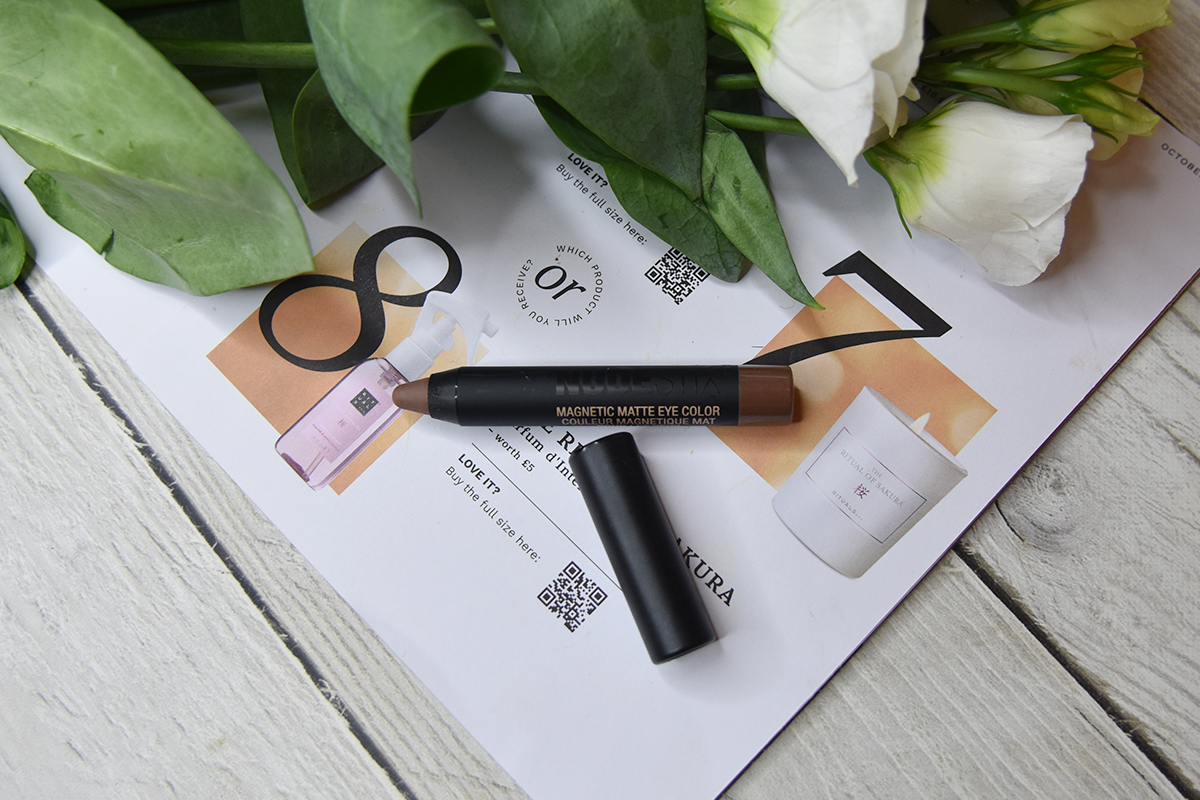 NUDESTIX Magnetic Matte Eye Colour in Taupe  NUDESTIX Magnetic Matte Eye Colour in Taupe