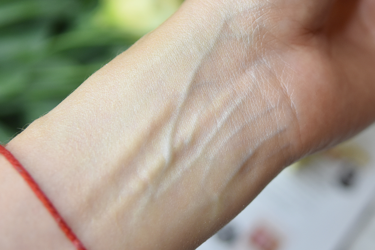 Supergoop! Glowscreen Review Supergoop! Glowscreen Review