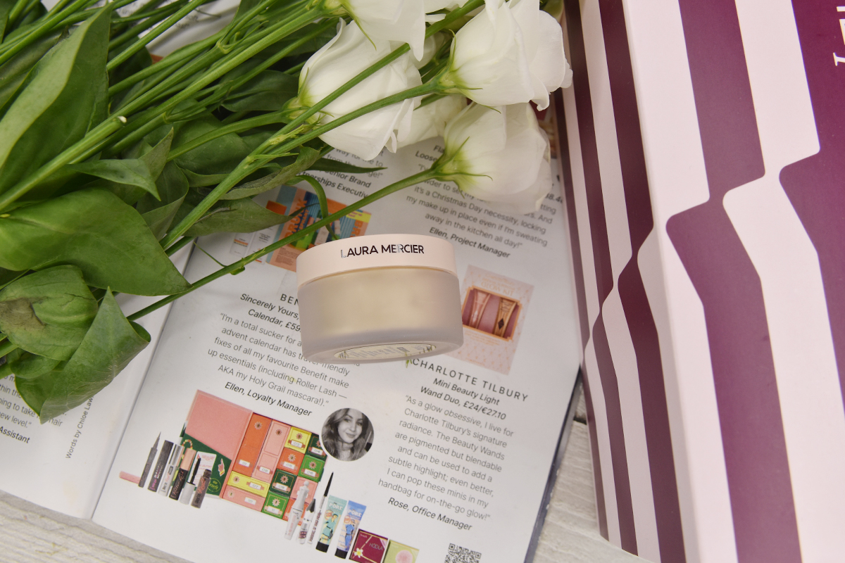 Laura Mercier Mini Translucent Loose Setting Powder Ultra Blur in Translucent  Laura Mercier Mini Translucent Loose Setting Powder Ultra Blur in Translucent