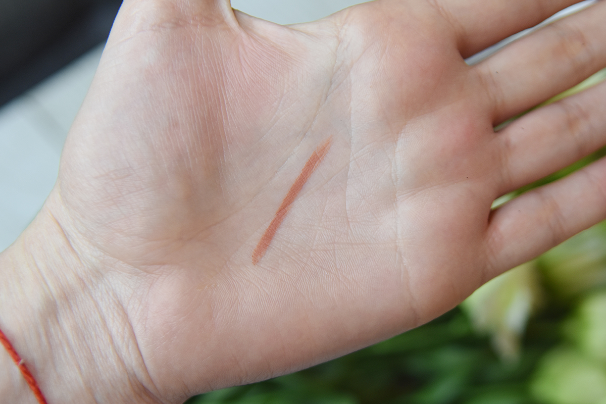 Makeup Revolution Satin Kiss Lip Liner in Fling Makeup Revolution Satin Kiss Lip Liner in Fling