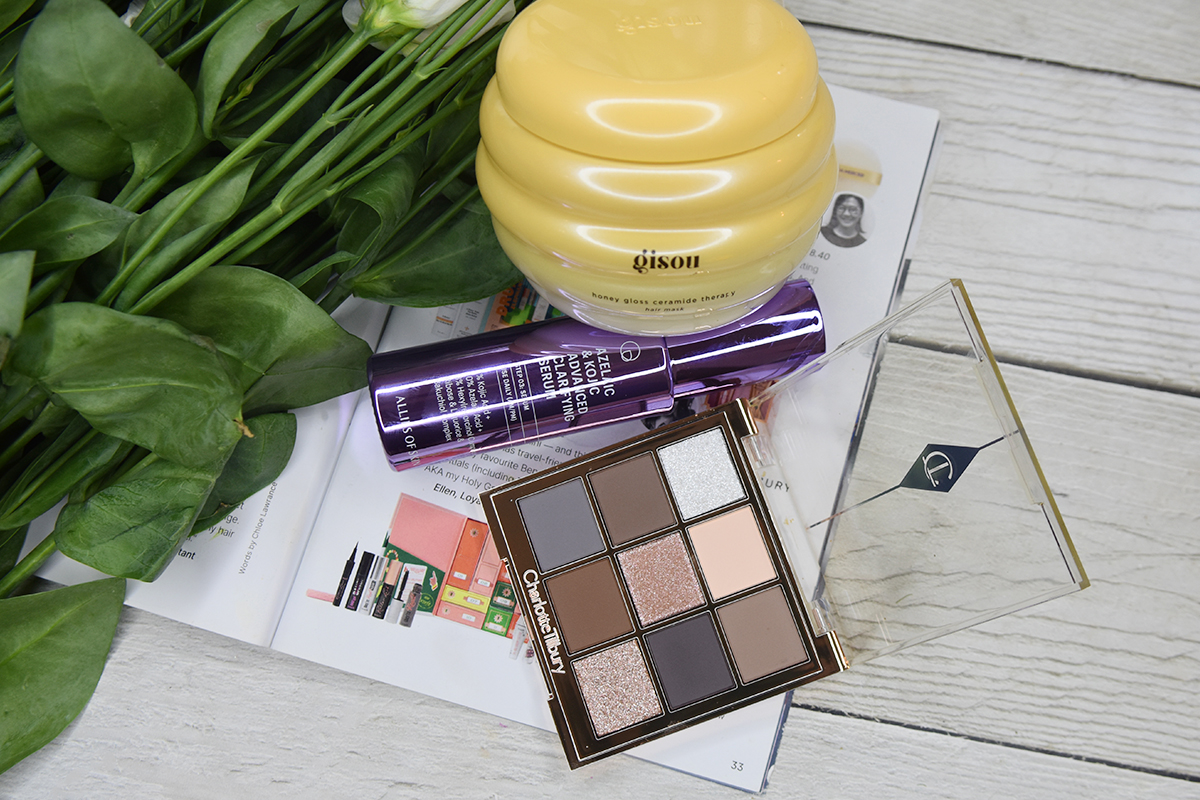 showcase of my purchases that I made alongside a Goody Bag showcase of my purchases that I made alongside a Goody Bag