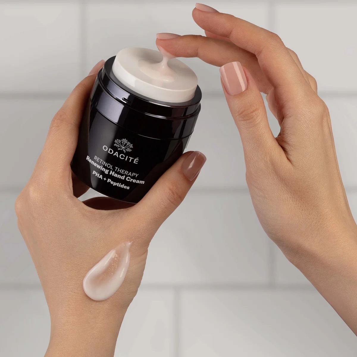 Odacité Retinol Therapy Renewing Hand Cream Odacité Retinol Therapy Renewing Hand Cream