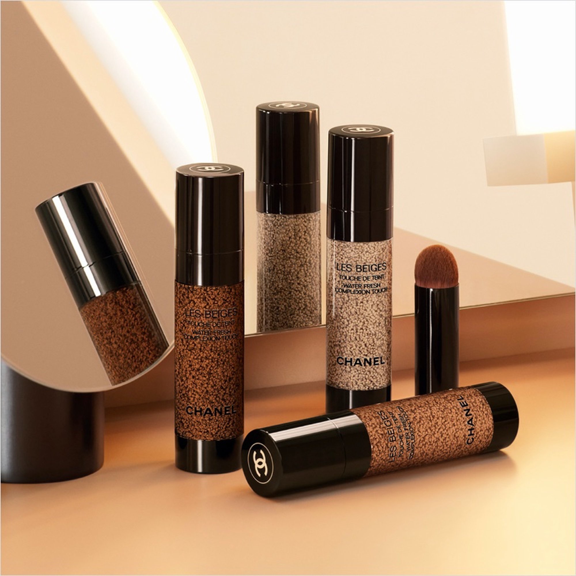 Chanel Les Beiges Water-fresh Complexion Touch Chanel Les Beiges Water-fresh Complexion Touch
