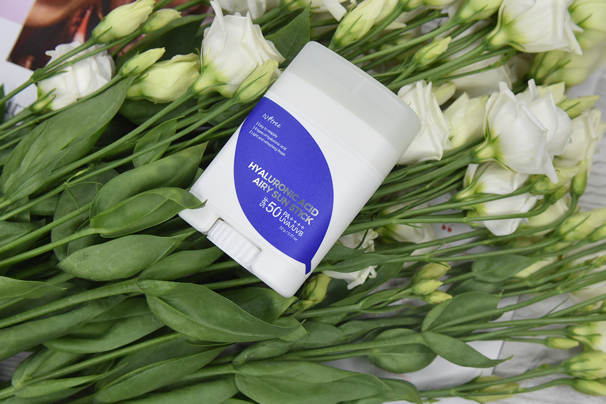 ISNtree Hyaluronic Acid Airy Sun Stick SPF 50 Review ISNtree Hyaluronic Acid Airy Sun Stick SPF 50 Review