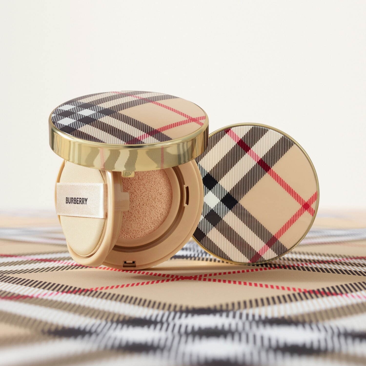 Burberry Beyond Wear Perfecting Matte Cushion