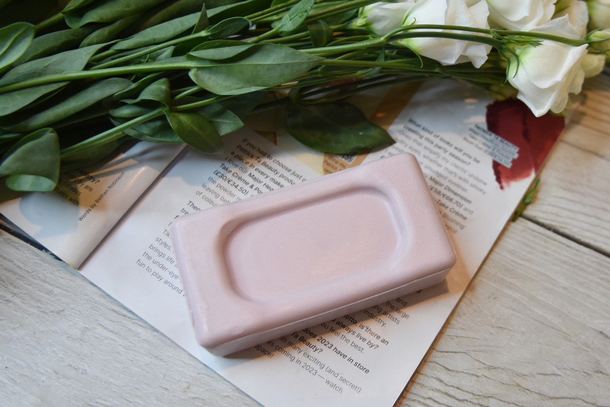 Glossier Exfoliating Bar Review Glossier Exfoliating Bar Review