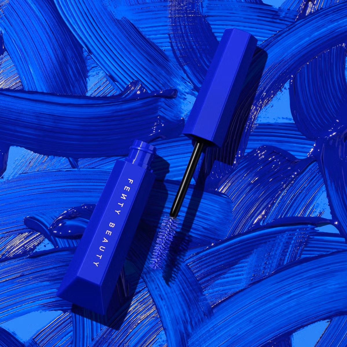 Fenty Beauty Hella Thicc Volumising Mascara Elec'Trip Blue Fenty Beauty Hella Thicc Volumising Mascara Elec'Trip Blue