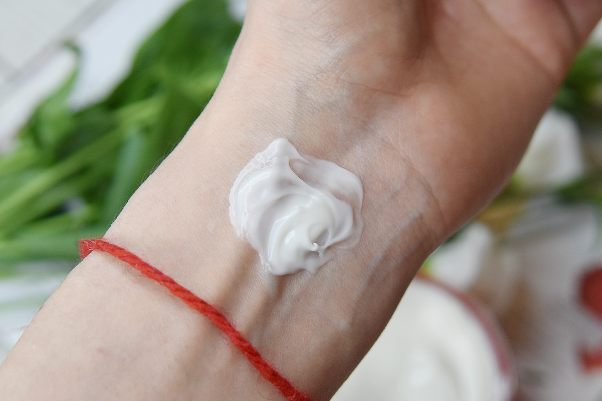 Glossier creme de You Review Glossier creme de You Review