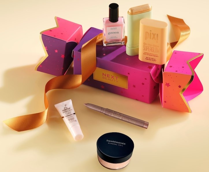 Next Season to Sparkle Make-Up Cracker Next Season to Sparkle Make-Up Cracker