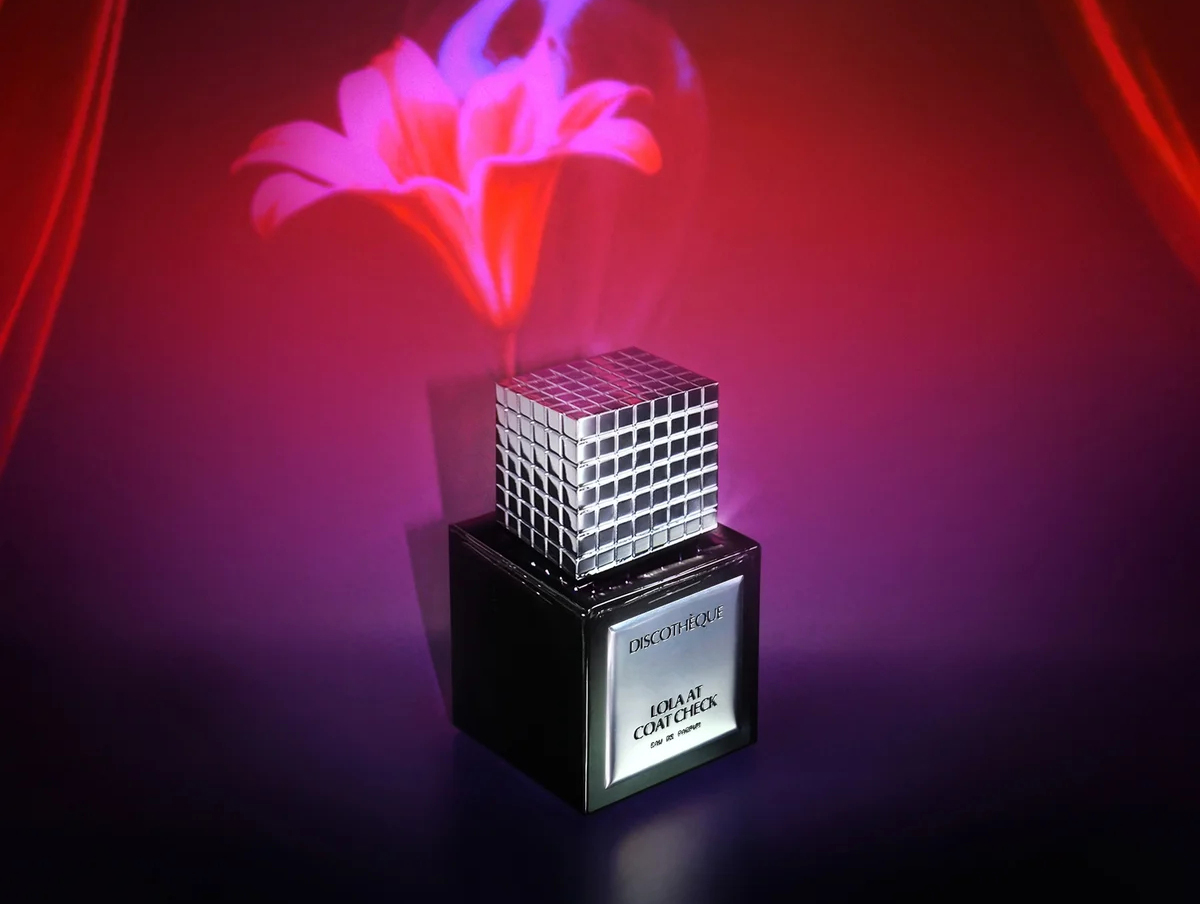 Discothèque Lola at Coat Check Discothèque Lola at Coat Check