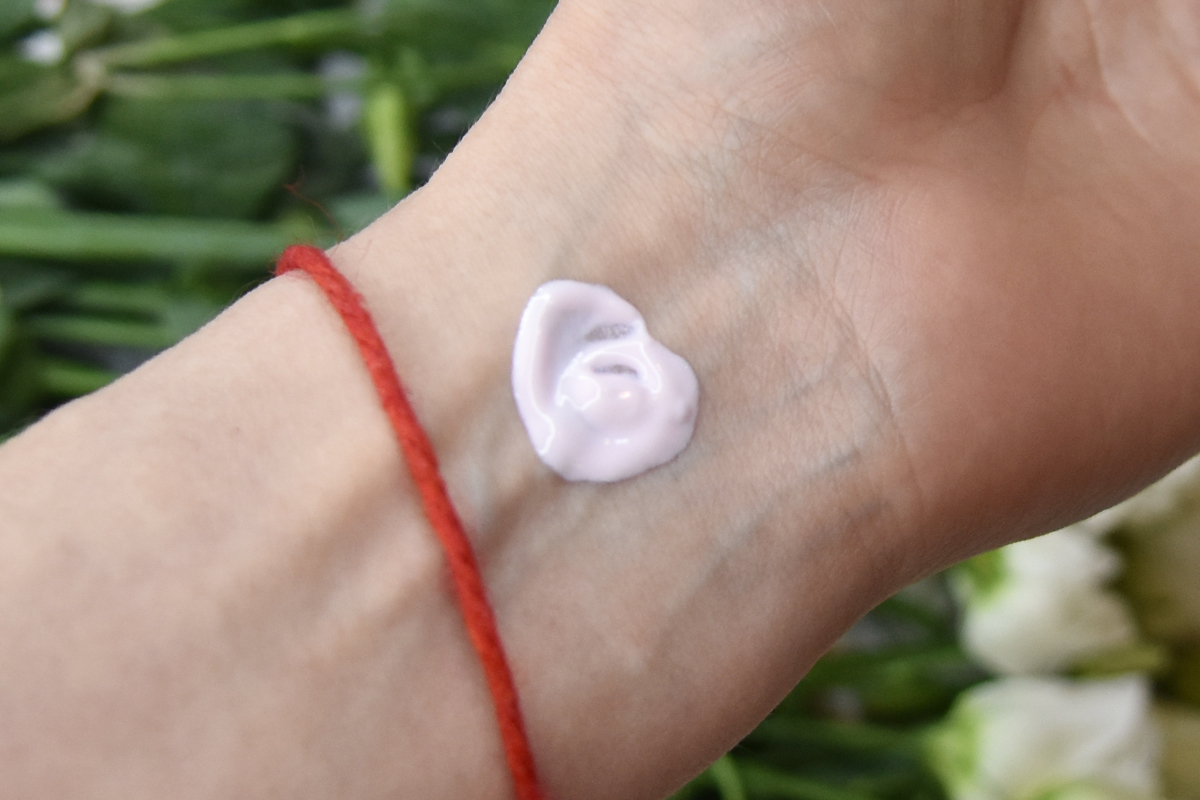 Medicube PDRN Pink Tone Up sunscreen Review