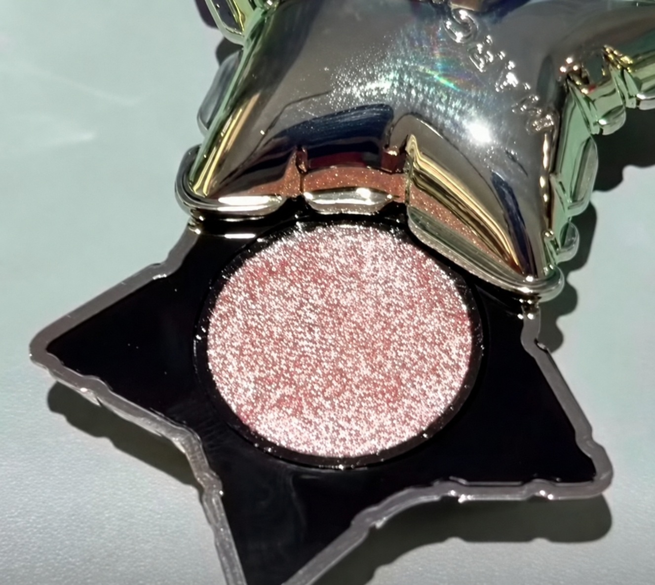 A sneak peek of the upcoming Marc Jacobs eyeshadows A sneak peek of the upcoming Marc Jacobs eyeshadows