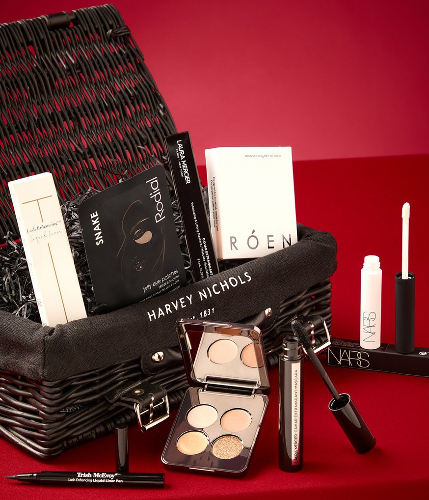 Harvey Nichols The All About Eyes Makeup Hamper 2026 Harvey Nichols The All About Eyes Makeup Hamper 2026