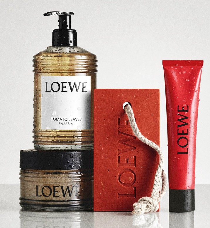 New additions to the LOEWE Tomato Leaves collection are coming soon. New additions to the LOEWE Tomato Leaves collection are coming soon.