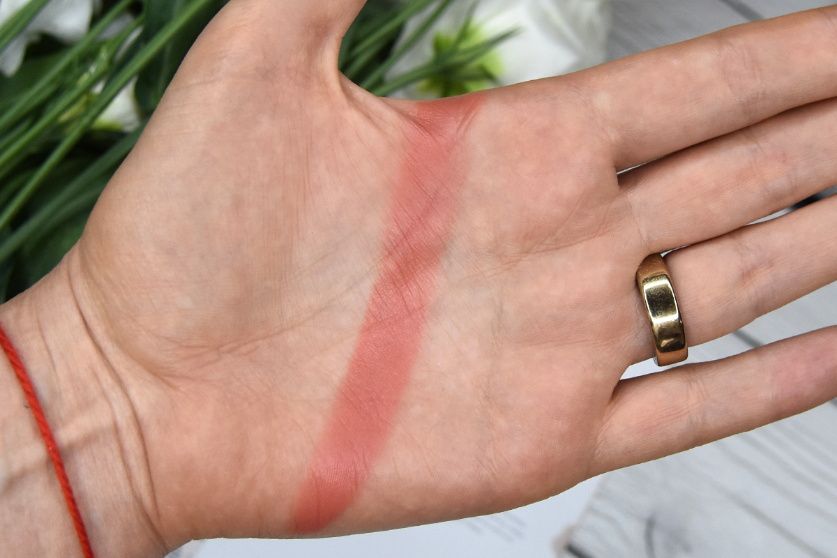 R.E.M. Beauty Eclipse Blush & Lip Stick R.E.M. Beauty Eclipse Blush & Lip Stick