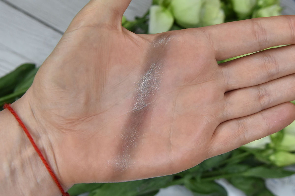 VIOLETTE_FR Plume Eyeshadow in Poussière de Lune review VIOLETTE_FR Plume Eyeshadow in Poussière de Lune review