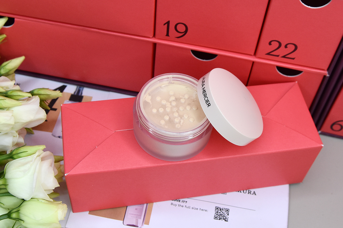 Laura Mercier Ultra Blur Laura Mercier Ultra Blur