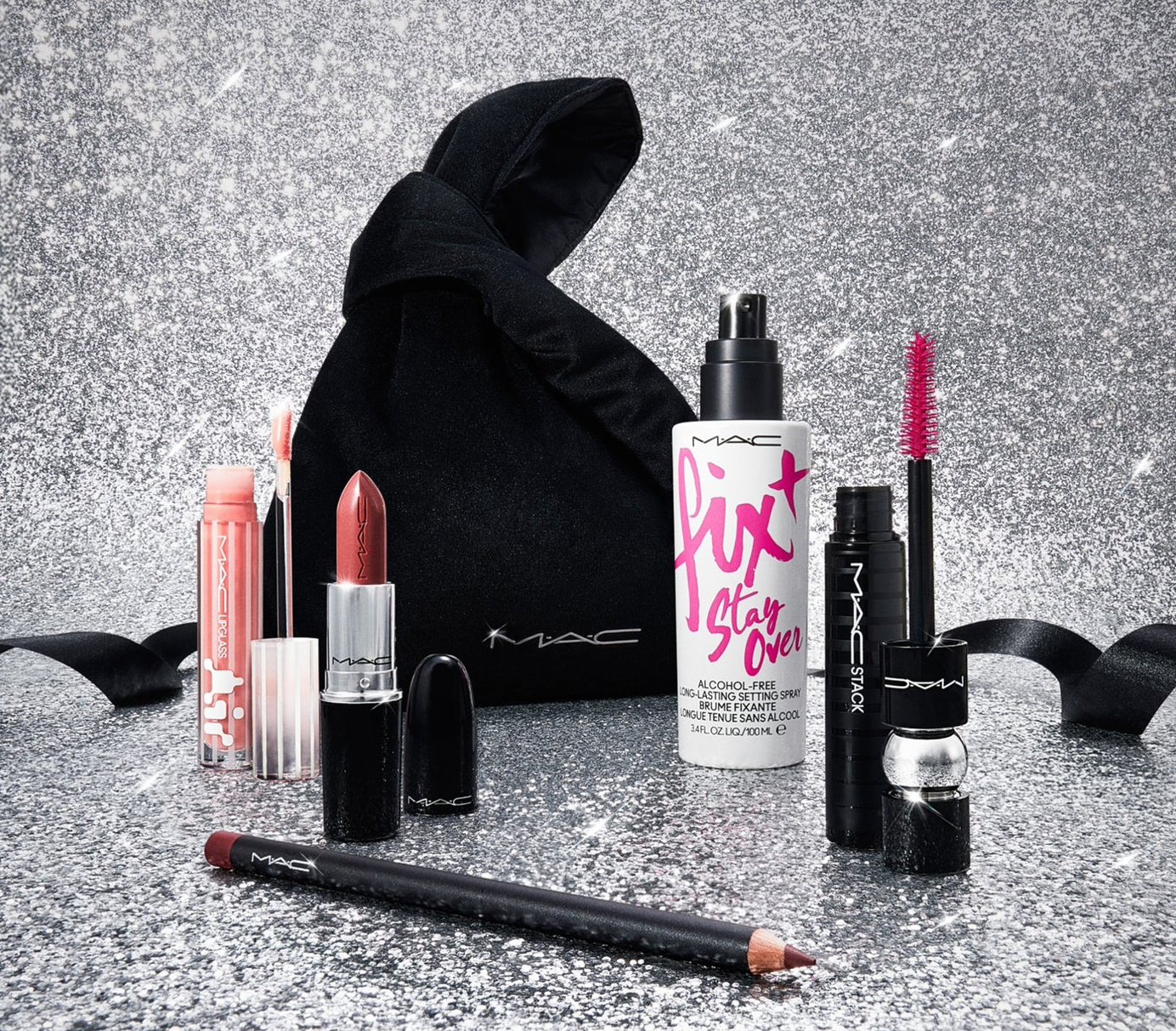 Lookfantastic x MAC Exclusive Kit 2026 Lookfantastic x MAC Exclusive Kit 2026
