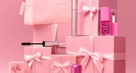 Too Faced Makeup Must-Haves Limited Edition Set 2026 Too Faced Makeup Must-Haves Limited Edition Set 2026