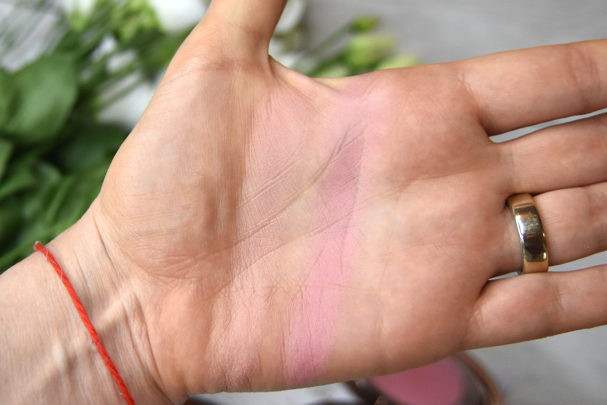 Charlotte Tilbury Airbrush Flawless Blush Blur Swatches Charlotte Tilbury Airbrush Flawless Blush Blur Swatches